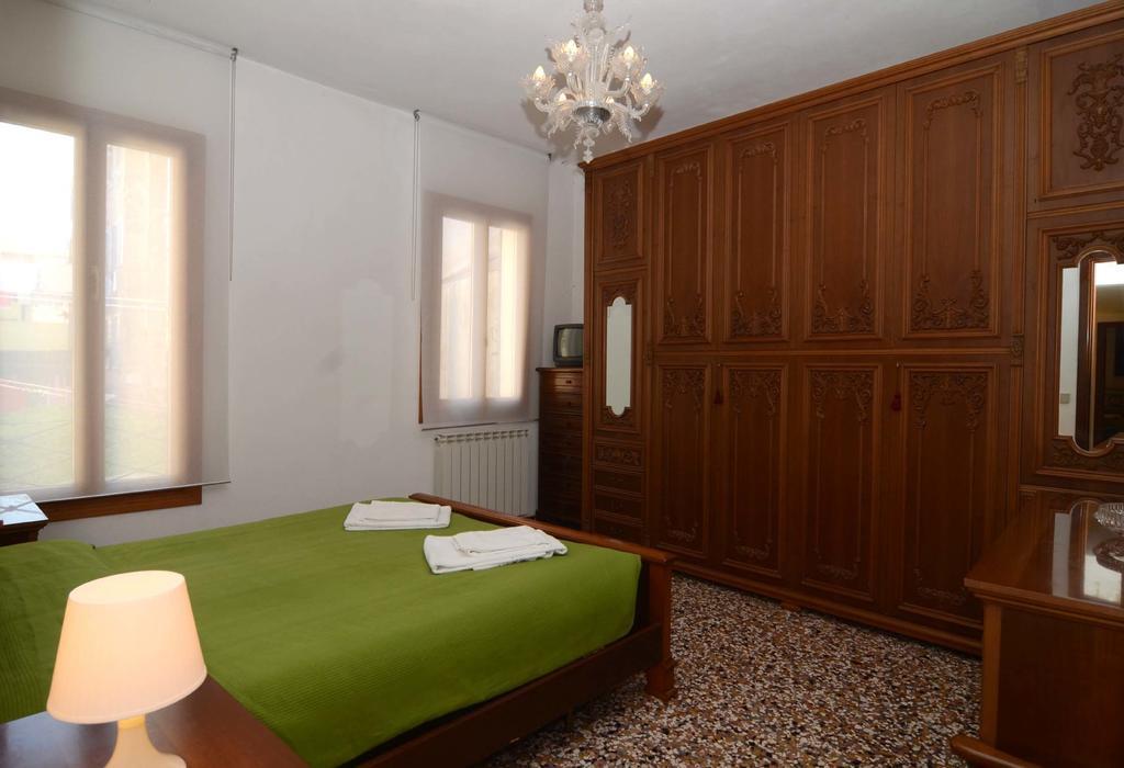 Classic Venice House Room photo