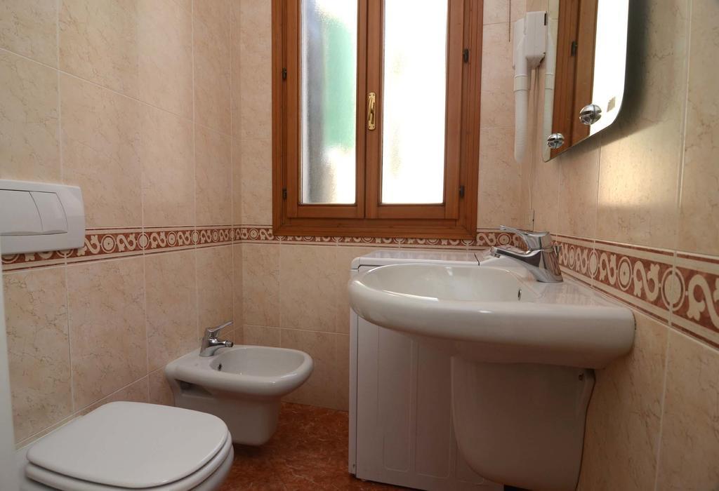 Classic Venice House Room photo